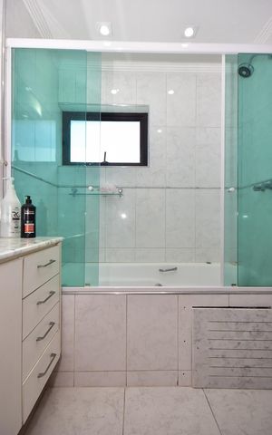 Apartamento à venda com 330m², 4 quartos e 5 vagasBanheiro da Suíte  3