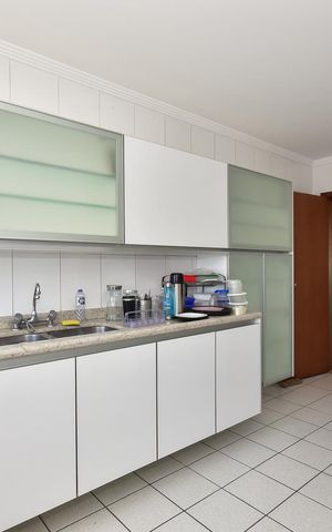 Apartamento à venda com 330m², 4 quartos e 5 vagasCozinha