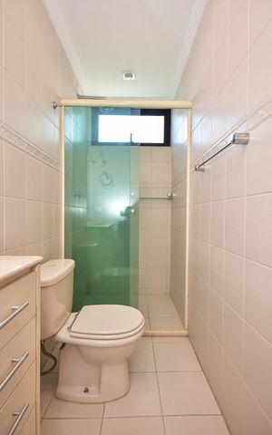 Apartamento à venda com 330m², 4 quartos e 5 vagasBanheiro Suíte 2