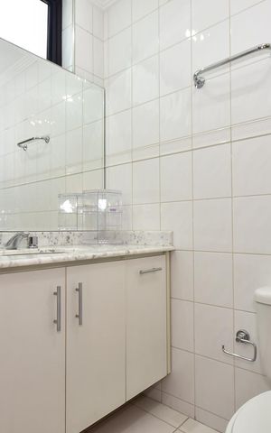 Apartamento à venda com 330m², 4 quartos e 5 vagasBanheiro Suíte 2