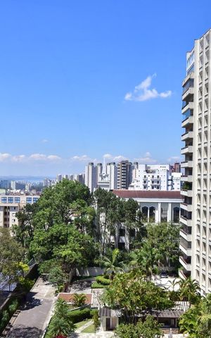 Apartamento à venda com 330m², 4 quartos e 5 vagasVista da Suíte 2