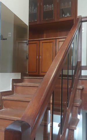 Casa à venda com 343m², 5 quartos e 5 vagas Casa à venda com 343m², 5 quartos e 5 vagasescada