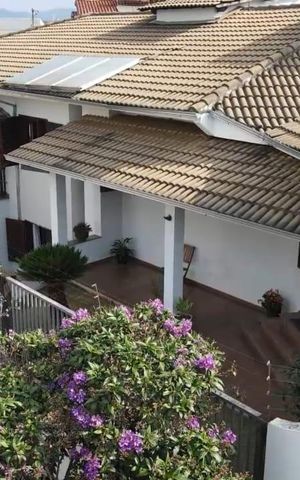 Casa à venda com 343m², 5 quartos e 5 vagas