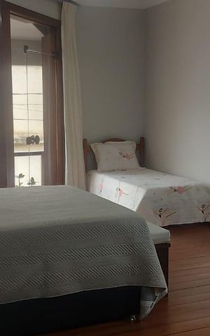 Casa à venda com 343m², 5 quartos e 5 vagas Casa à venda com 343m², 5 quartos e 5 vagasquarto 3