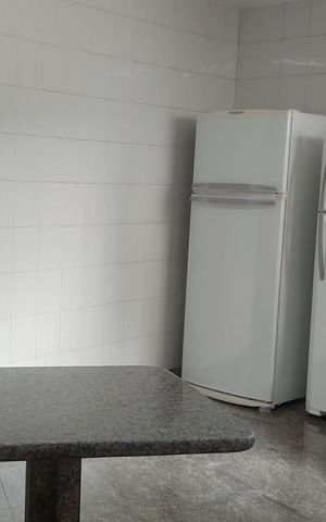 Casa à venda com 343m², 5 quartos e 5 vagas Casa à venda com 343m², 5 quartos e 5 vagascozinha