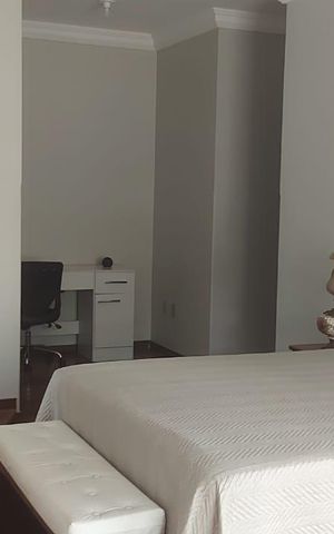 Casa à venda com 343m², 5 quartos e 5 vagas Casa à venda com 343m², 5 quartos e 5 vagasquarto 3