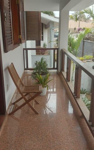 Casa à venda com 343m², 5 quartos e 5 vagas Casa à venda com 343m², 5 quartos e 5 vagasvaranda