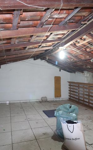 Casa de condomínio para alugar com 87m², 3 quartos e 2 vagasSótão
