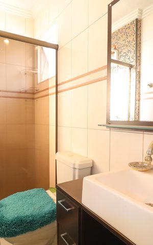 Casa de condomínio para alugar com 87m², 3 quartos e 2 vagasBanheiro 