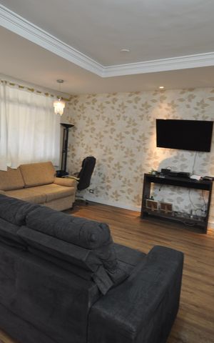 Casa à venda com 250m², 5 quartos e 2 vagasSala