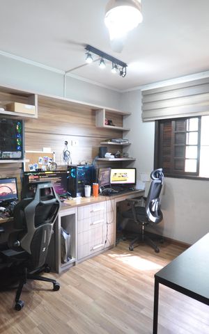 Casa à venda com 250m², 5 quartos e 2 vagasQuarto 3