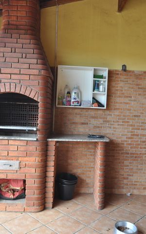 Casa à venda com 250m², 5 quartos e 2 vagasChurrasqueira
