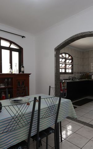 Casa à venda com 209m², 3 quartos e 7 vagasCopa