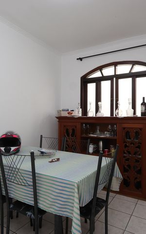 Casa à venda com 209m², 3 quartos e 7 vagasCopa