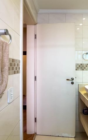 Apartamento à venda com 93m², 3 quartos e 1 vaga Apartamento à venda com 93m², 3 quartos e 1 vagaBanheiro Social