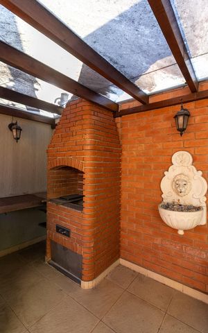 Casa à venda com 144m², 3 quartos e 2 vagas Casa à venda com 144m², 3 quartos e 2 vagasChurrasqueira