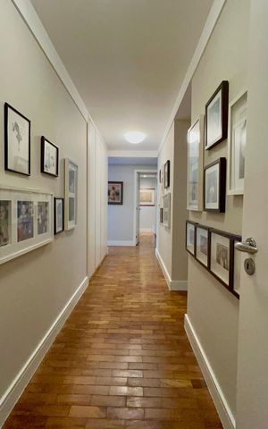 Apartamento à venda com 226m², 3 quartos e 2 vagas Apartamento à venda com 226m², 3 quartos e 2 vagasCorredor