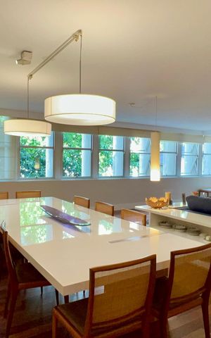 Apartamento à venda com 226m², 3 quartos e 2 vagas Apartamento à venda com 226m², 3 quartos e 2 vagasSala de Jantar
