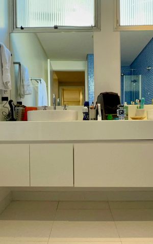 Apartamento à venda com 226m², 3 quartos e 2 vagas Apartamento à venda com 226m², 3 quartos e 2 vagasBanheiro