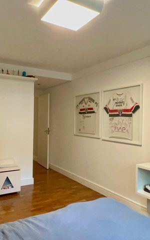 Apartamento à venda com 226m², 3 quartos e 2 vagas Apartamento à venda com 226m², 3 quartos e 2 vagasQuarto 1