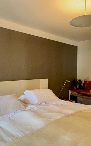 Apartamento à venda com 226m², 3 quartos e 2 vagas Apartamento à venda com 226m², 3 quartos e 2 vagasSuite