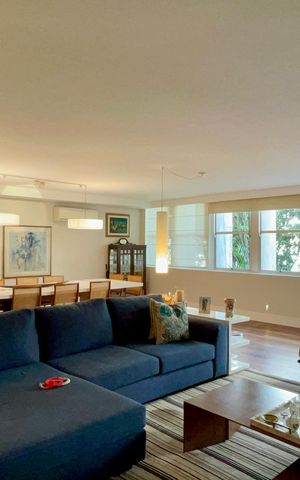 Apartamento à venda com 226m², 3 quartos e 2 vagas Apartamento à venda com 226m², 3 quartos e 2 vagasSala