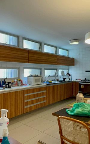 Apartamento à venda com 226m², 3 quartos e 2 vagas Apartamento à venda com 226m², 3 quartos e 2 vagasCozinha