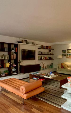 Apartamento à venda com 226m², 3 quartos e 2 vagas Apartamento à venda com 226m², 3 quartos e 2 vagasSala