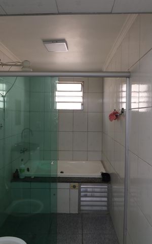 Casa para alugar com 250m², 4 quartos e 3 vagasBanheiro C3