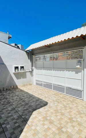 Casa à venda com 180m², 3 quartos e 2 vagas Casa à venda com 180m², 3 quartos e 2 vagasGaragem