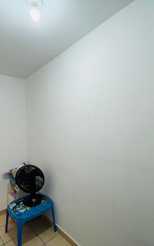 Casa à venda com 180m², 3 quartos e 2 vagas Casa à venda com 180m², 3 quartos e 2 vagasEscritório