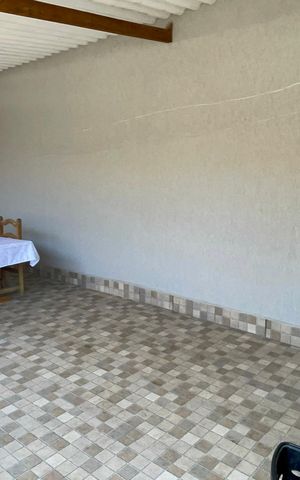 Casa à venda com 180m², 3 quartos e 2 vagas Casa à venda com 180m², 3 quartos e 2 vagasÁrea de Serviço