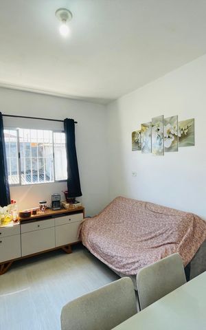 Casa à venda com 180m², 3 quartos e 2 vagas Casa à venda com 180m², 3 quartos e 2 vagasSala 1