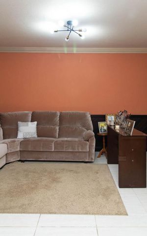 Casa à venda com 255m², 4 quartos e 3 vagasSala