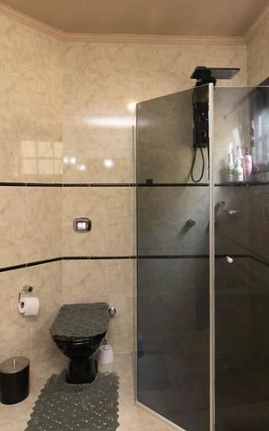 Casa à venda com 255m², 4 quartos e 3 vagasBanheiro 2