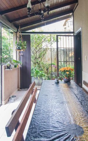 Casa à venda com 255m², 4 quartos e 3 vagasChurrasqueira
