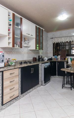 Casa à venda com 255m², 4 quartos e 3 vagasCozinha