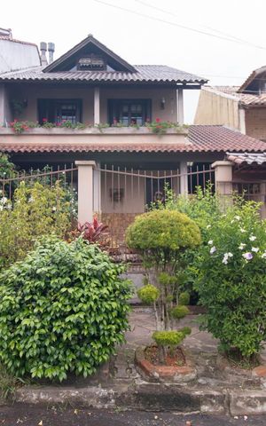 Casa à venda com 255m², 4 quartos e 3 vagasFachada