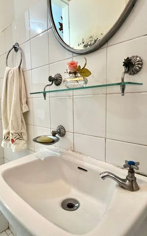 Casa à venda com 196m², 4 quartos e 4 vagas Casa à venda com 196m², 4 quartos e 4 vagasBanheiro de serviço