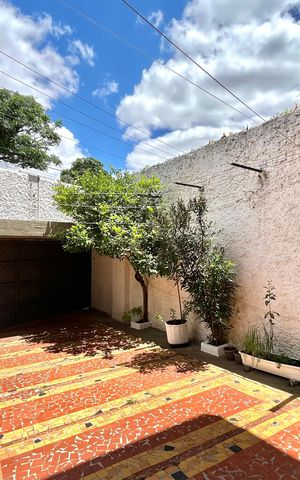 Casa à venda com 196m², 4 quartos e 4 vagas Casa à venda com 196m², 4 quartos e 4 vagasGaragem