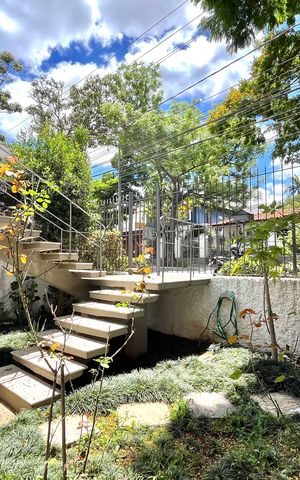 Casa à venda com 196m², 4 quartos e 4 vagas Casa à venda com 196m², 4 quartos e 4 vagasJardim