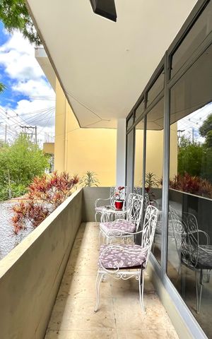 Casa à venda com 196m², 4 quartos e 4 vagas Casa à venda com 196m², 4 quartos e 4 vagasVaranda da Sala