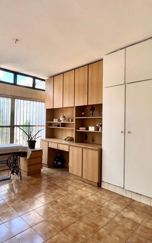 Casa à venda com 196m², 4 quartos e 4 vagas Casa à venda com 196m², 4 quartos e 4 vagasSalão