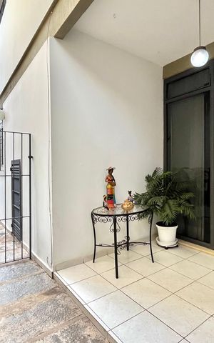 Casa à venda com 196m², 4 quartos e 4 vagas Casa à venda com 196m², 4 quartos e 4 vagasÁrea externa