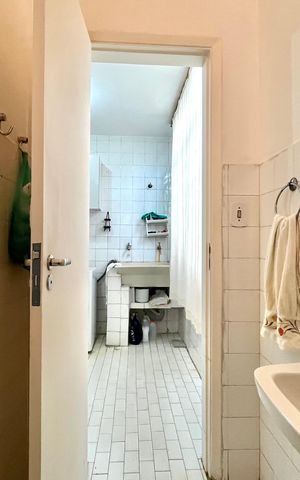 Casa à venda com 196m², 4 quartos e 4 vagas Casa à venda com 196m², 4 quartos e 4 vagasBanheiro de serviço