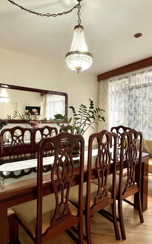 Casa à venda com 196m², 4 quartos e 4 vagas Casa à venda com 196m², 4 quartos e 4 vagasSala de Jantar
