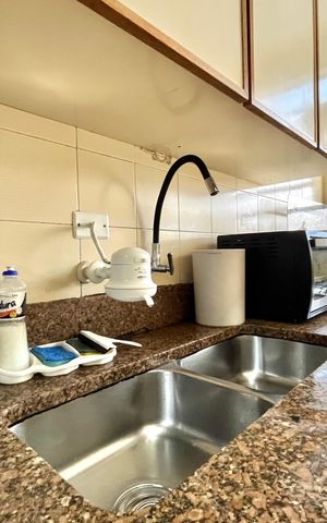 Casa à venda com 196m², 4 quartos e 4 vagas Casa à venda com 196m², 4 quartos e 4 vagasCozinha