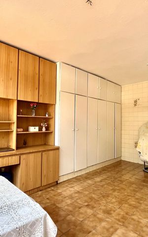 Casa à venda com 196m², 4 quartos e 4 vagas Casa à venda com 196m², 4 quartos e 4 vagasSalão