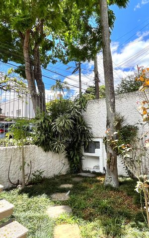 Casa à venda com 196m², 4 quartos e 4 vagas Casa à venda com 196m², 4 quartos e 4 vagasJardim