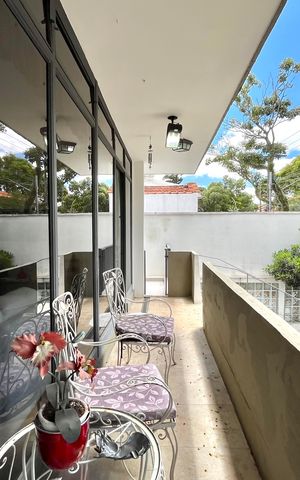 Casa à venda com 196m², 4 quartos e 4 vagas Casa à venda com 196m², 4 quartos e 4 vagasVaranda da Sala